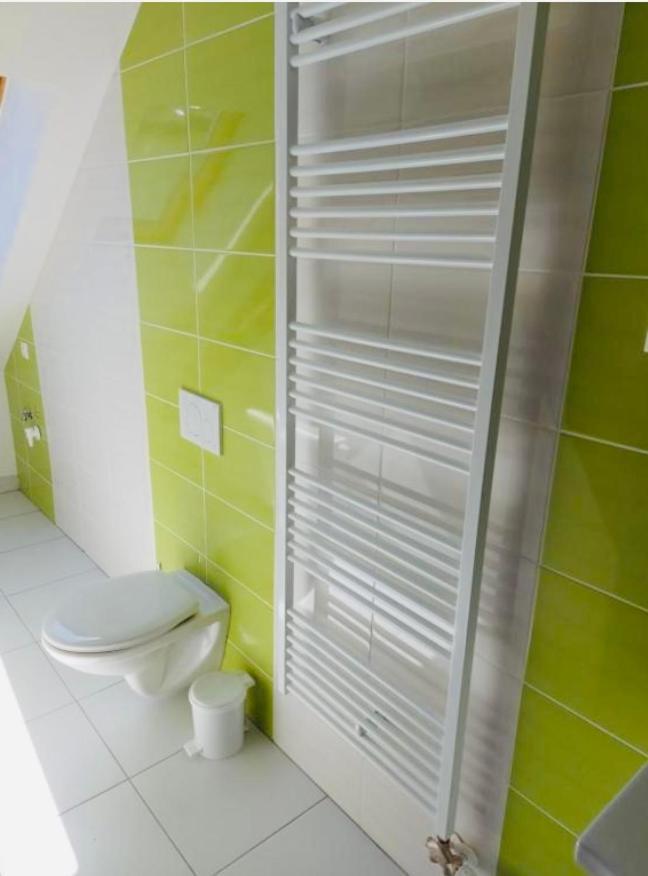Jokai Apartman Комарно Екстер'єр фото