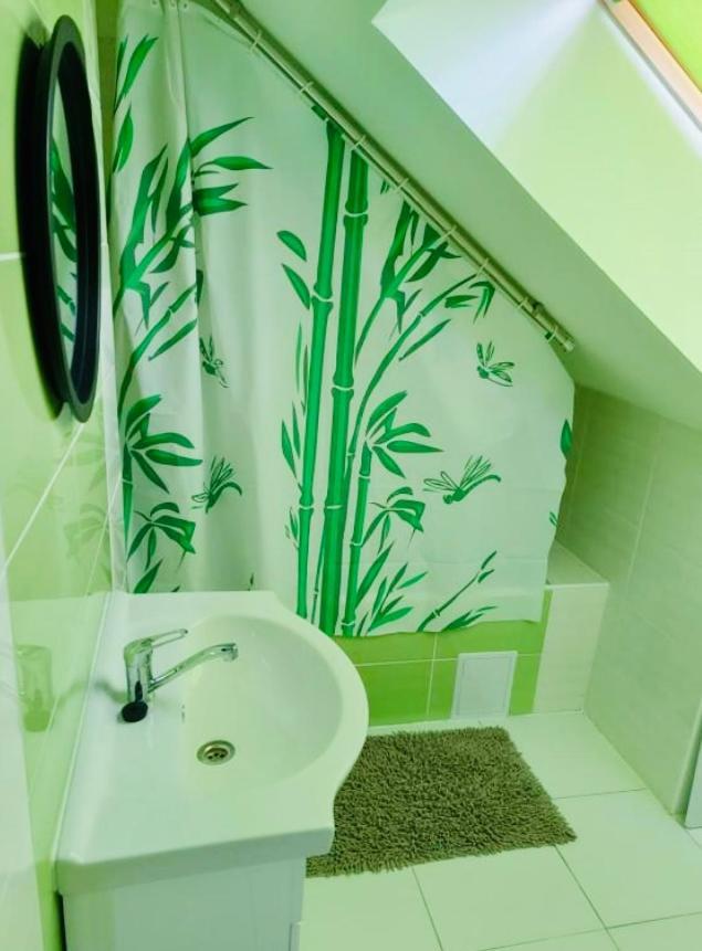 Jokai Apartman Комарно Екстер'єр фото