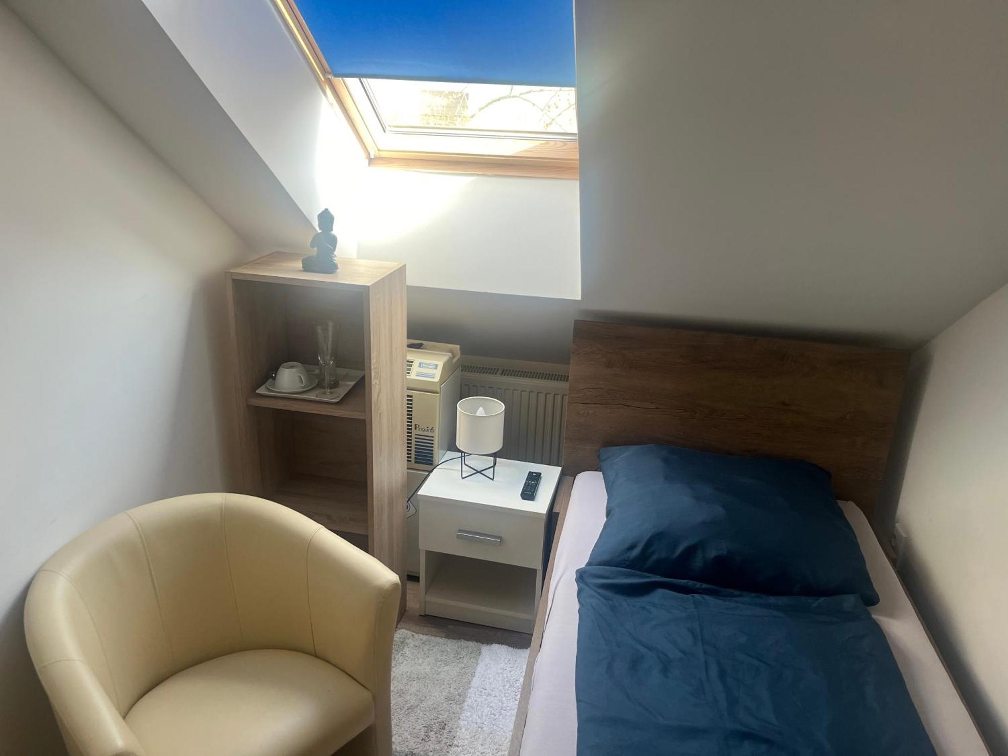 Jokai Apartman Комарно Екстер'єр фото