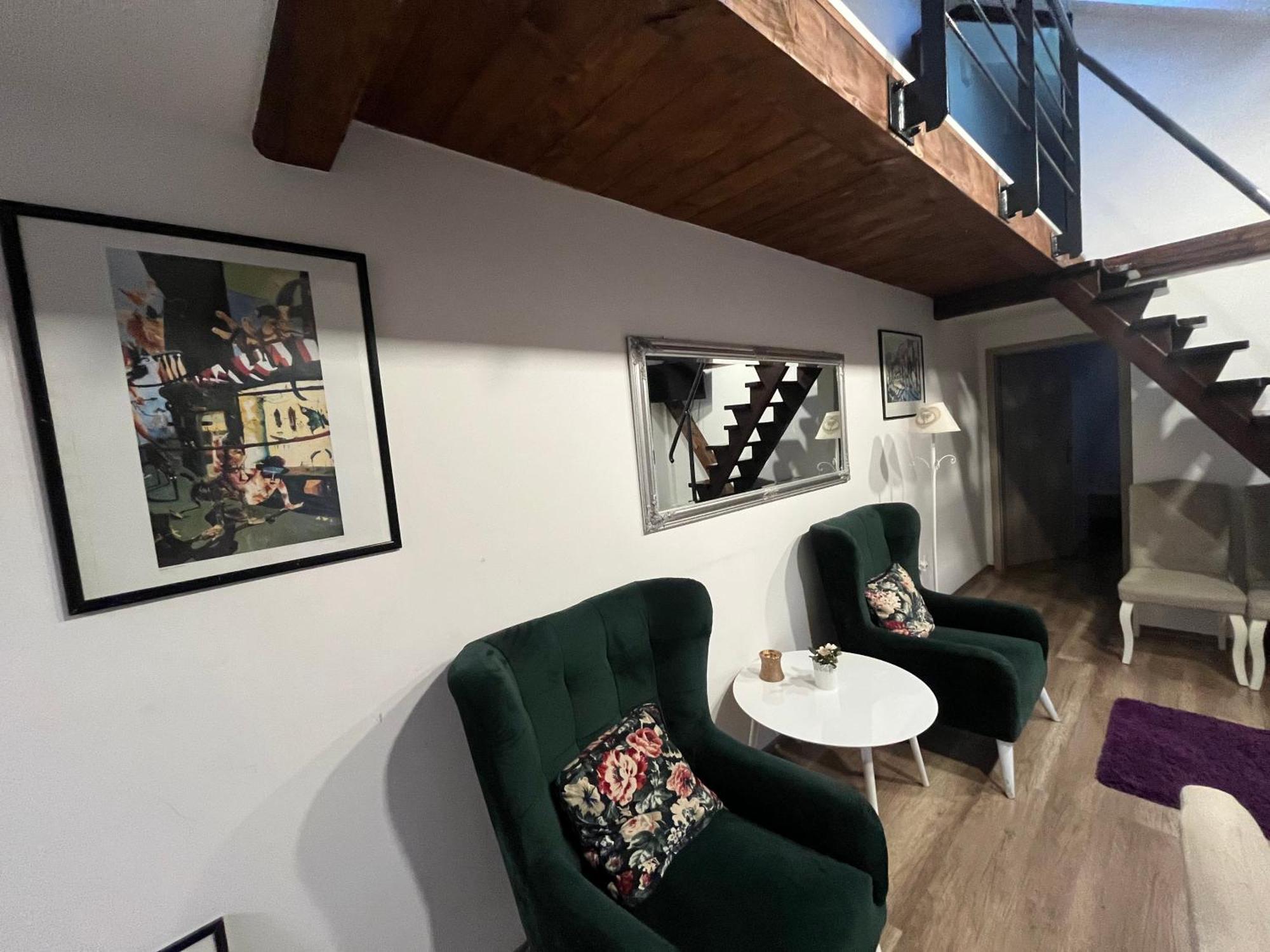 Jokai Apartman Комарно Екстер'єр фото
